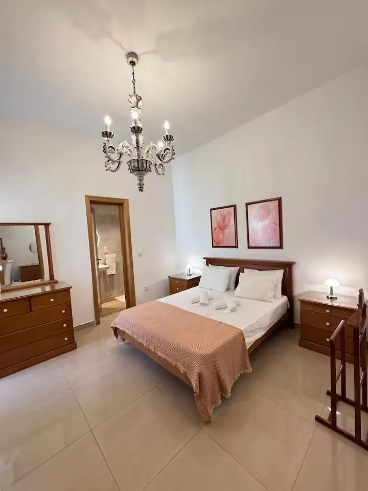 Penthouse Shared Stay Homestay Saint Julian's