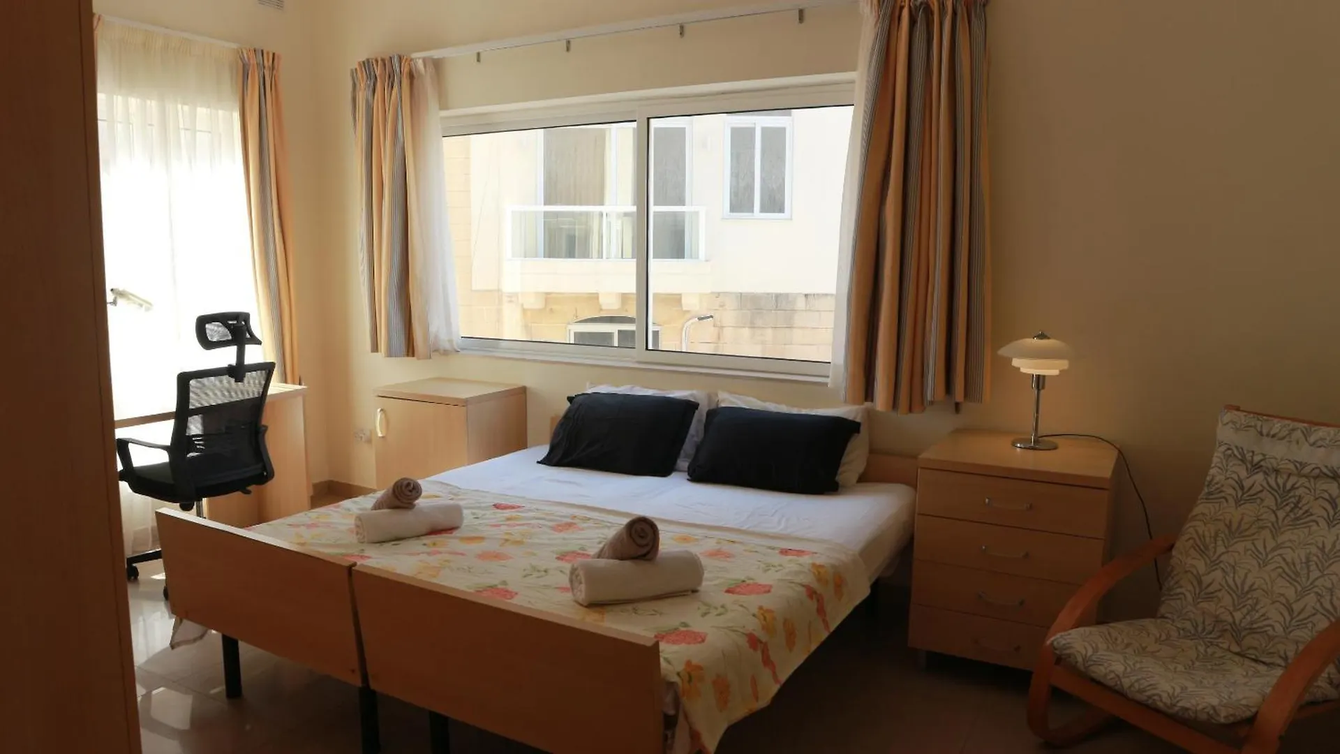 Penthouse Shared Stay Homestay