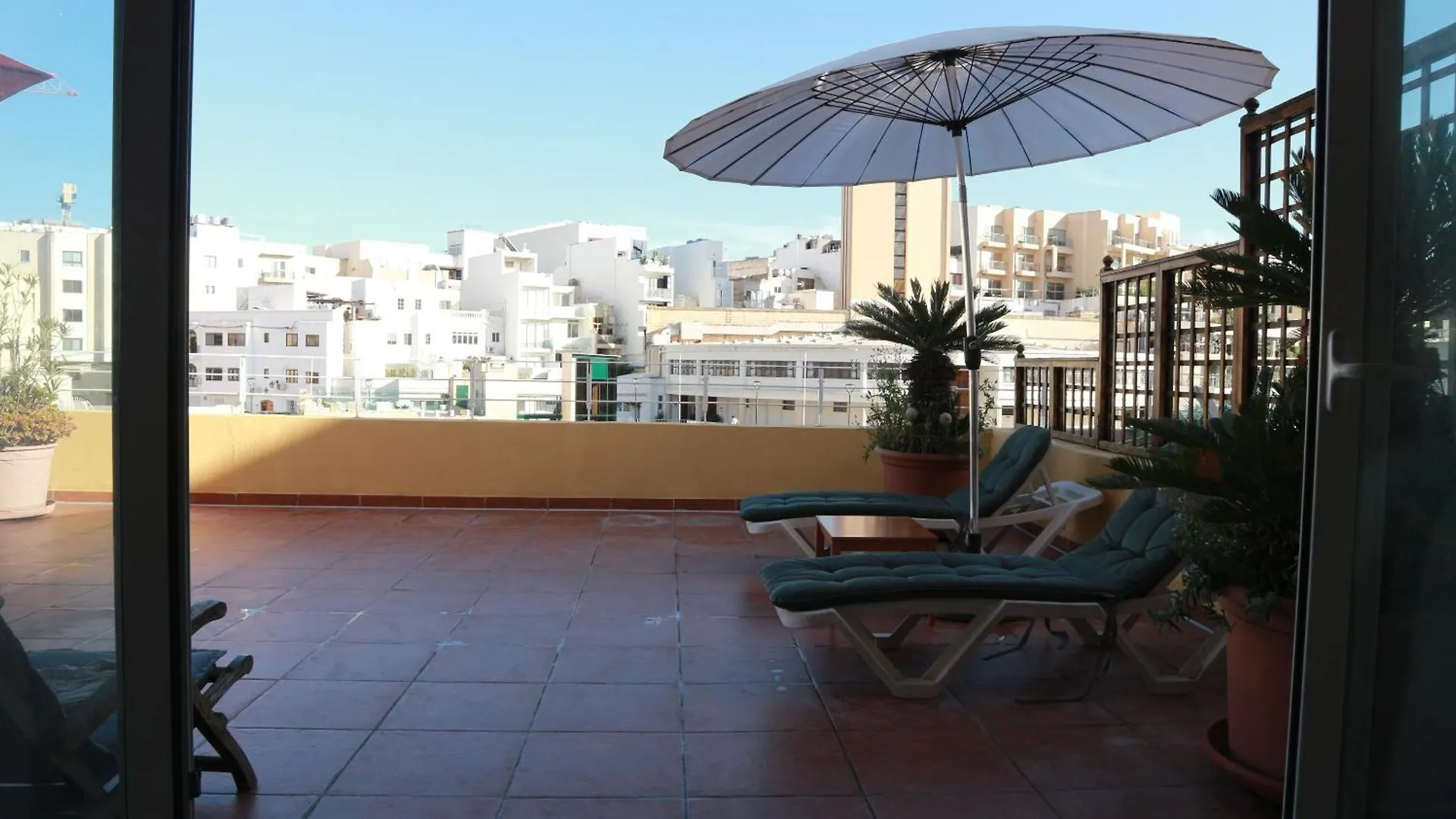 Homestay Penthouse Shared Stay Malta